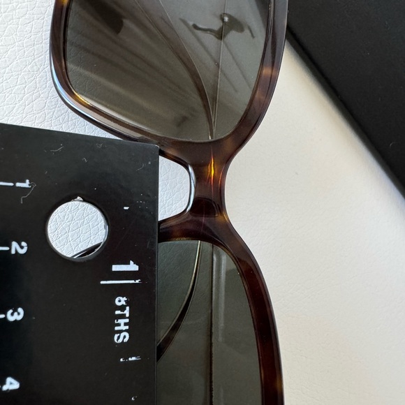 ❌SOLD❌ DIOR *NEW* Miss Dior Tortoise Sunglasses with Case in Excellent Condition - Picture 13 of 14